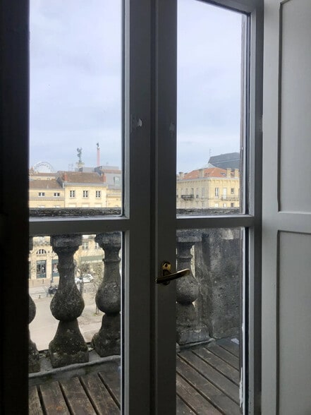 Bureau dans Bordeaux à louer - Photo intérieure – Image 3 sur 11