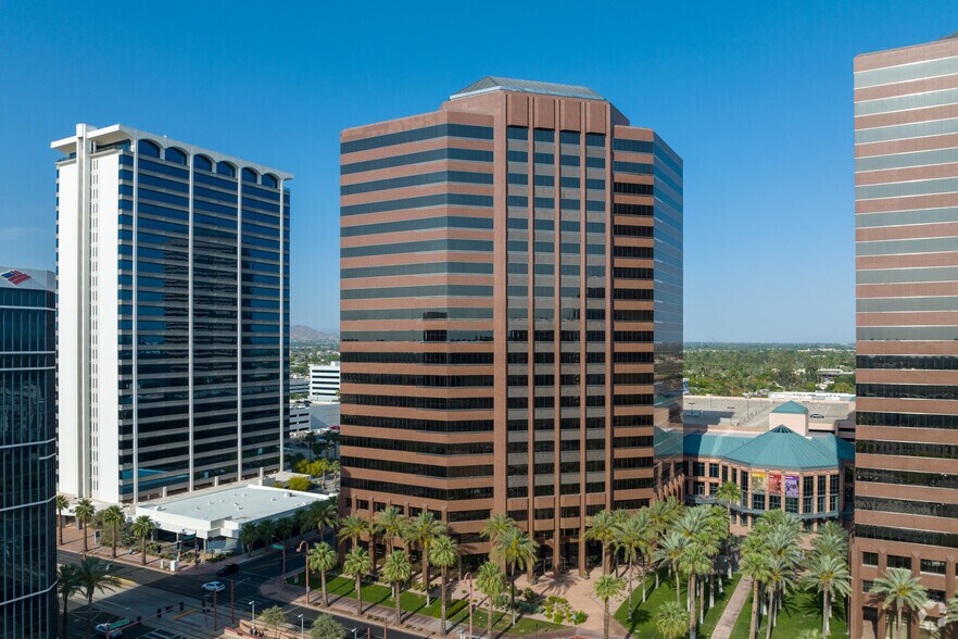 2929 N Central Ave, Phoenix, AZ à louer - Photo principale – Image 1 sur 5