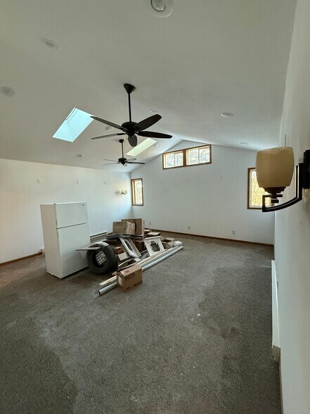 213 S Adams St, Saint Croix Falls, WI à louer - Photo de l’immeuble – Image 3 sur 8