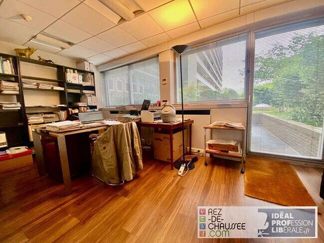 Plus de détails pour Bureau à vendre