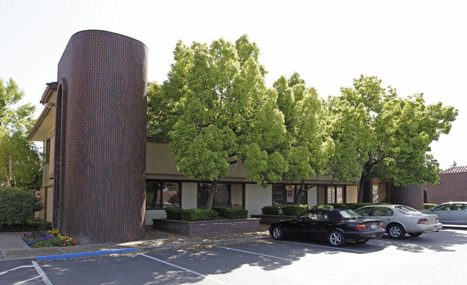 4456 Black Ave, Pleasanton, CA à louer - Photo de l’immeuble – Image 3 sur 5