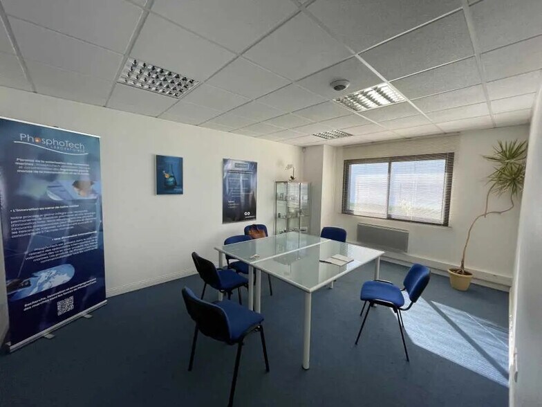 Local d’activités dans Saint-Herblain à louer - Photo de l’immeuble – Image 3 sur 9
