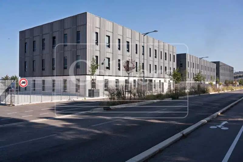 14 Boulevard Pythagore, Vitrolles à louer - Photo de l’immeuble – Image 2 sur 16