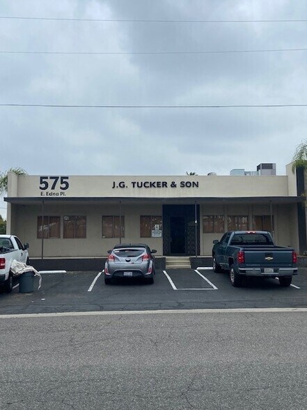 575-577 E Edna Pl, Covina, CA à louer - Photo de l’immeuble – Image 1 sur 4