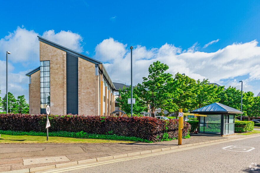 60 South Gyle Crescent, Edinburgh à louer - Photo de l’immeuble – Image 2 sur 3