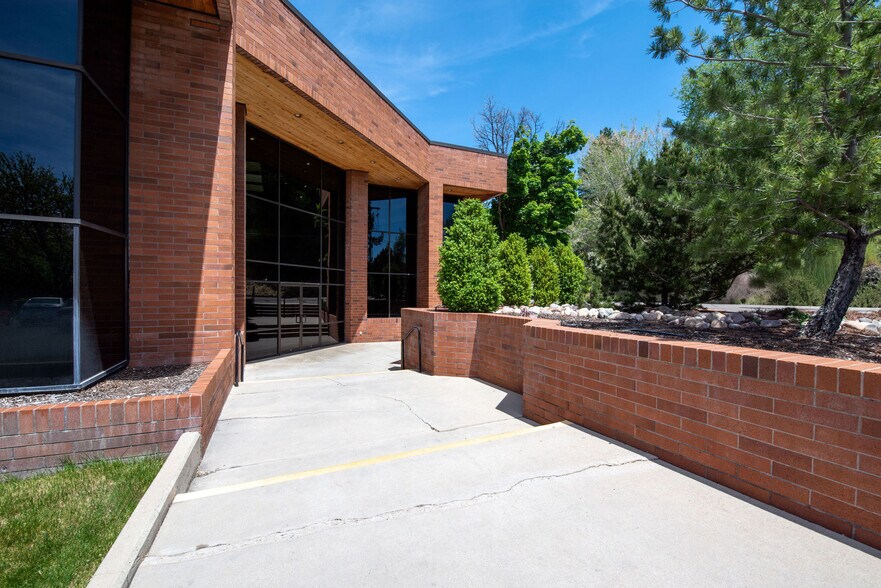 2696 N University Ave, Provo, UT à vendre - Photo de l’immeuble – Image 2 sur 13