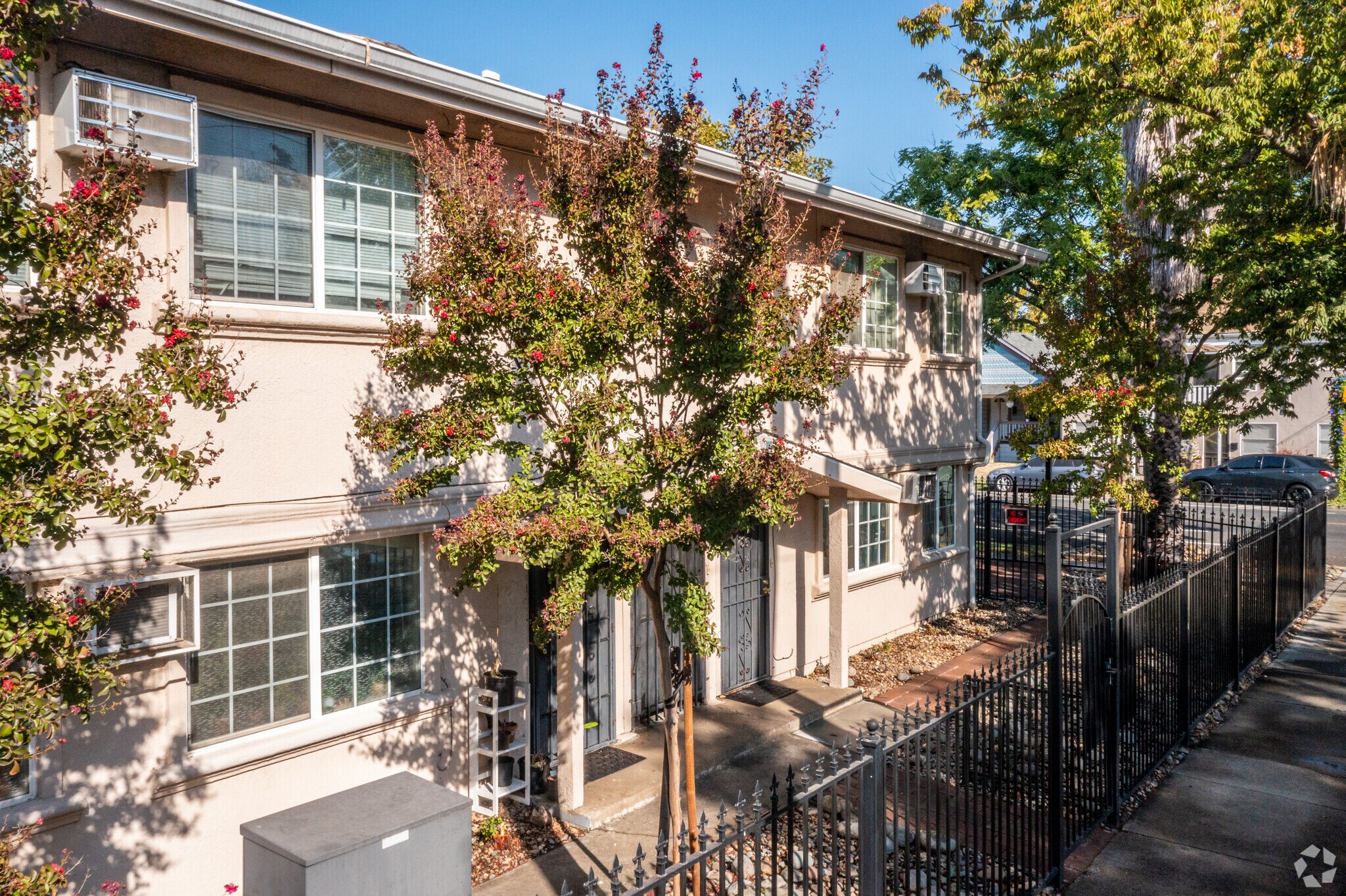 2700 32nd St, Sacramento, CA à vendre Photo de l’immeuble– Image 1 sur 22
