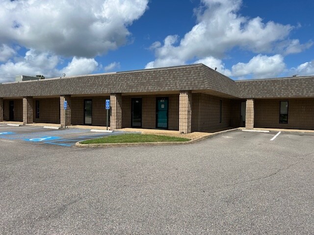 4696-4698 Honeygrove Rd, Virginia Beach, VA à louer Photo principale– Image 1 sur 18