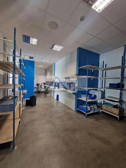 Local commercial dans Ivry-sur-Seine à louer - Photo intérieure – Image 2 sur 3