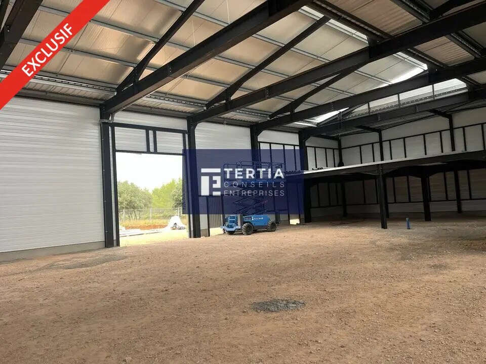 Local d’activités dans Vailhauquès à louer Photo de l’immeuble– Image 1 sur 6