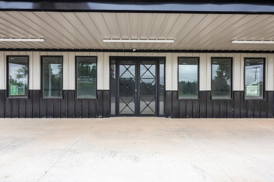 7725 NE 23rd St, Oklahoma City, OK à louer - Photo de l’immeuble – Image 2 sur 10