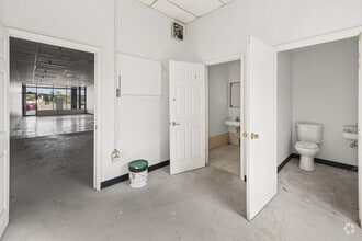 5804-5998 Normandy Blvd, Jacksonville, FL à louer Photo intérieure– Image 2 sur 2