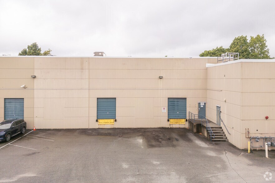 13200 Delf Pl, Richmond, BC à louer - Photo de l’immeuble – Image 3 sur 3