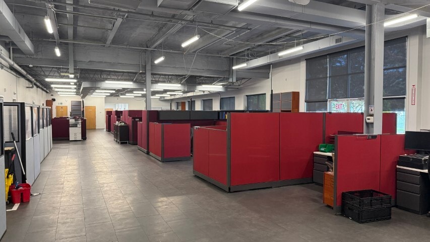 505 Acorn St, Deer Park, NY à vendre - Photo de l’immeuble – Image 3 sur 11