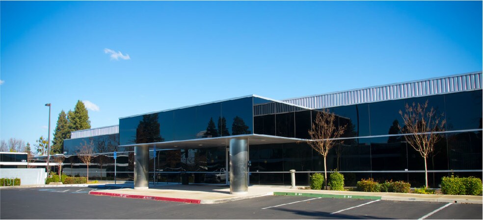 1306 W Herndon Ave, Fresno, CA à louer - Photo de l’immeuble – Image 2 sur 4