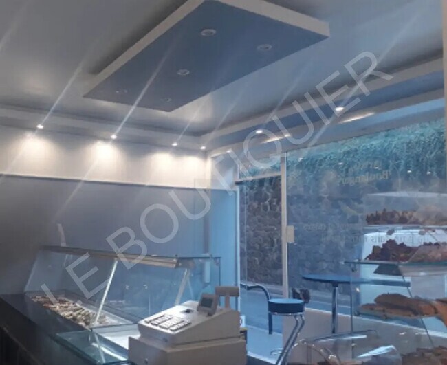 Plus de détails pour Local commercial à vendre