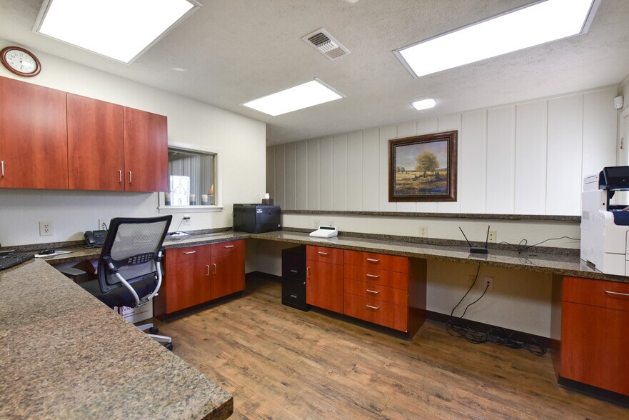 602 N Gray St, Caldwell, TX à vendre - Photo intérieure – Image 3 sur 18