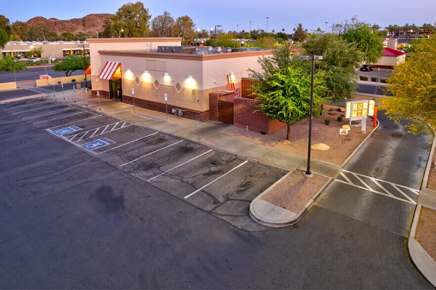 4610 S 48th St, Phoenix, AZ à vendre - Photo de l’immeuble – Image 3 sur 31