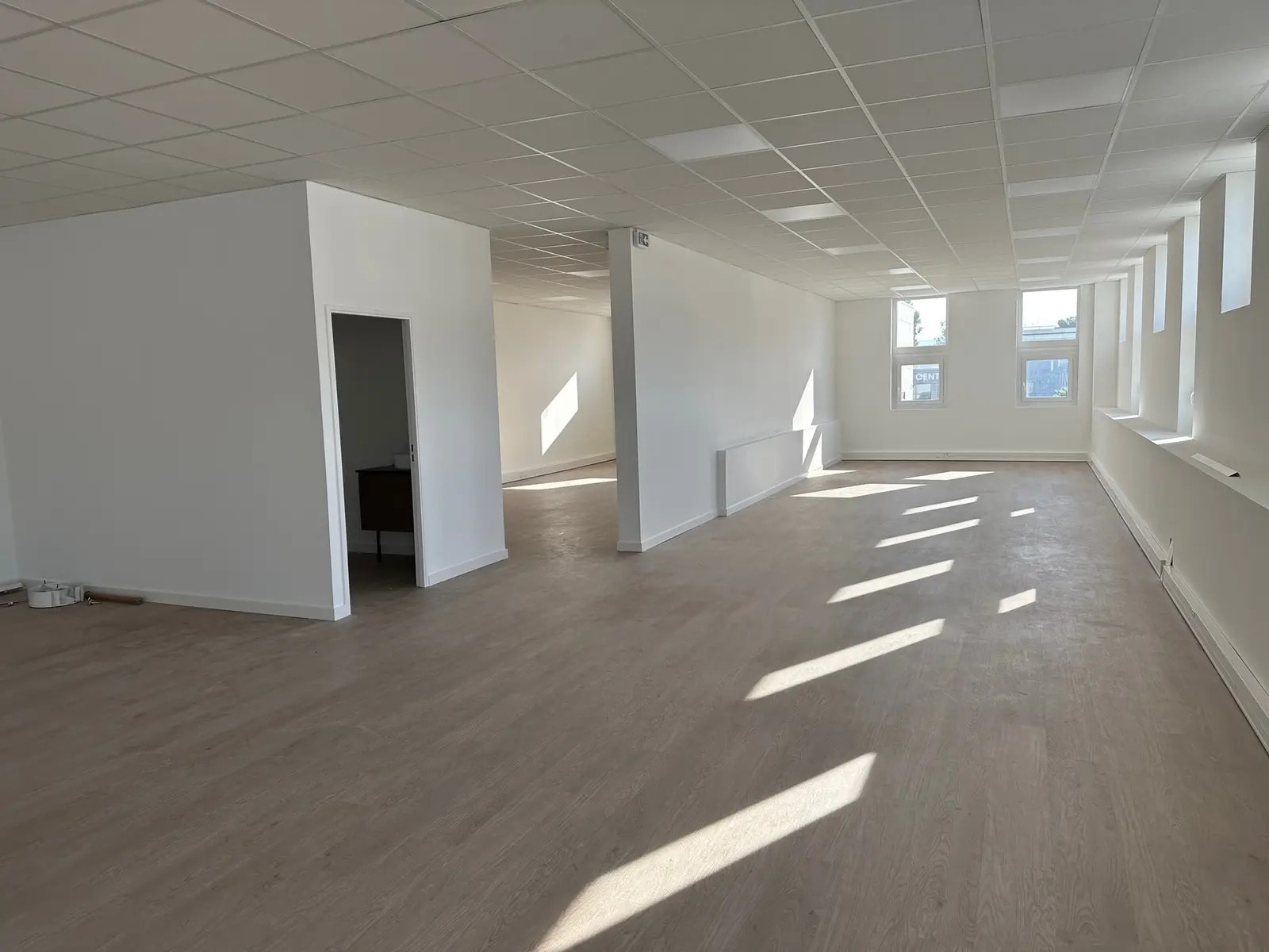 Bureau dans LA PENNE-SUR-HUVEAUNE à louer Photo de l’immeuble– Image 1 sur 5