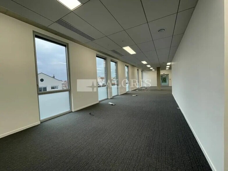 Bureau dans Villeurbanne à louer - Photo de l’immeuble – Image 3 sur 9