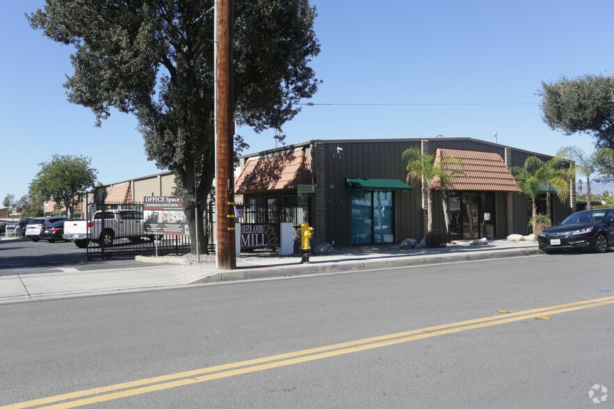 301 N 9th St, Redlands, CA à louer - Photo principale – Image 1 sur 5