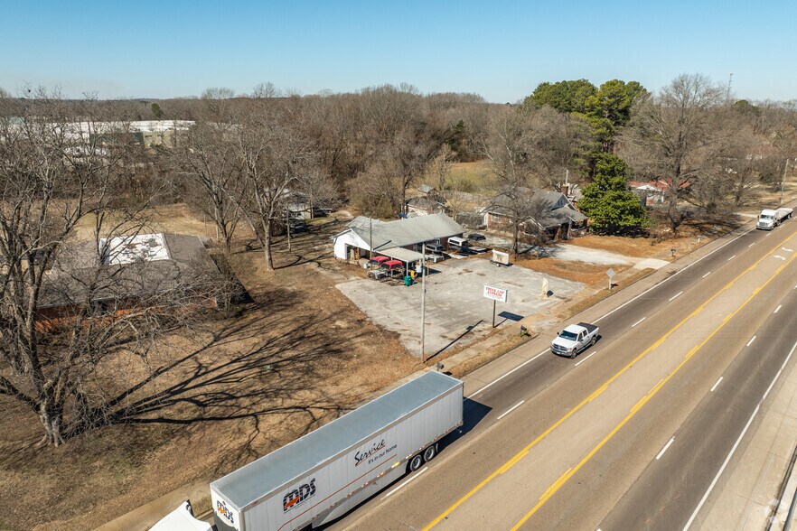 1871 S Highland Ave, Jackson, TN à louer - Photo de l’immeuble – Image 3 sur 6