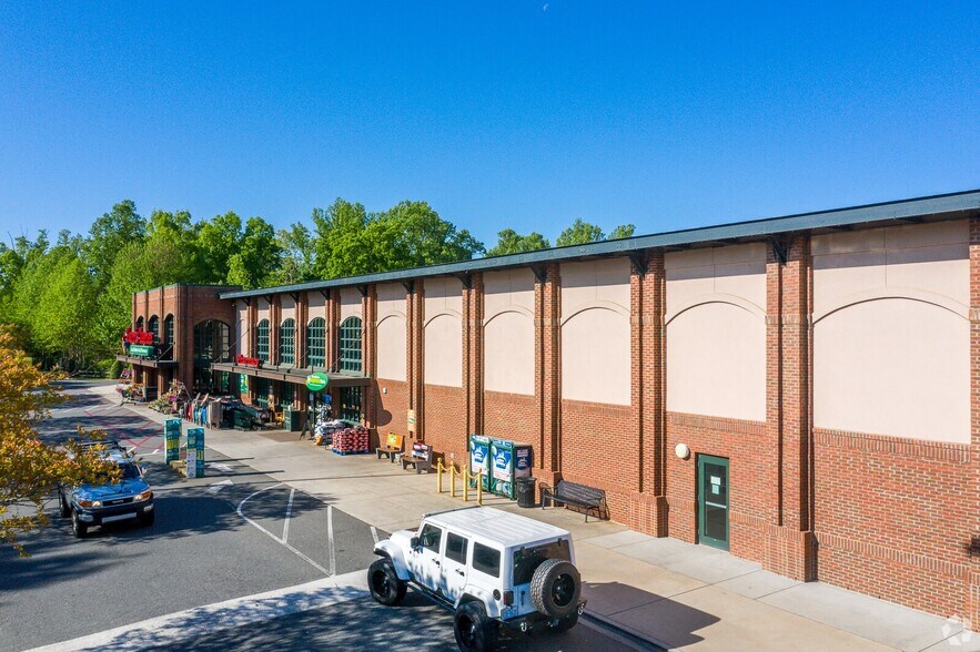 129-134 Town Center Dr, Mooresville, NC à louer - Photo de l’immeuble – Image 3 sur 6