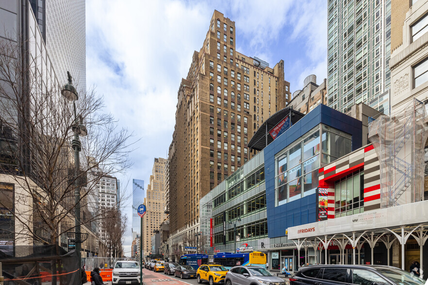 14 Penn Plaza, New York, NY à louer - Photo de l’immeuble – Image 2 sur 7