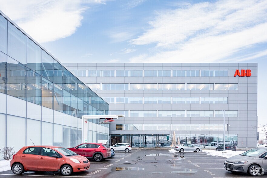 800 Boul Hymus, Montréal, QC à louer - Photo de l’immeuble – Image 2 sur 9