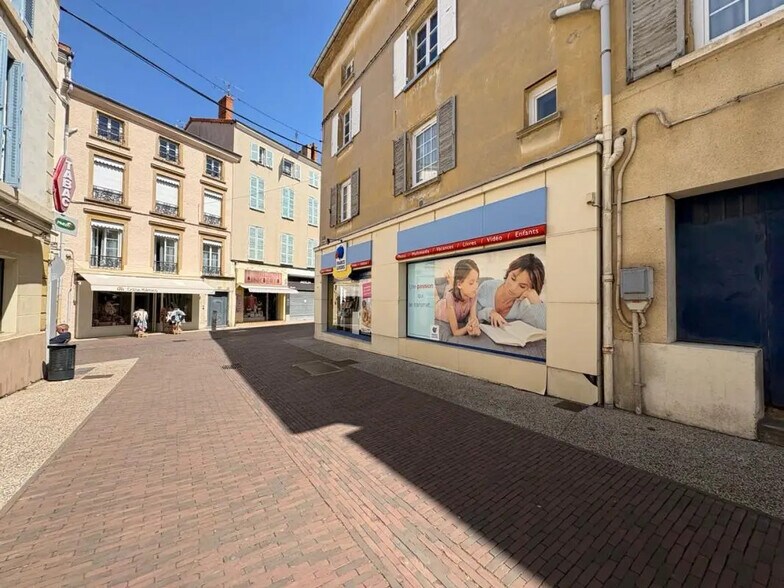 Local commercial dans Roanne à louer - Photo de l’immeuble – Image 2 sur 3