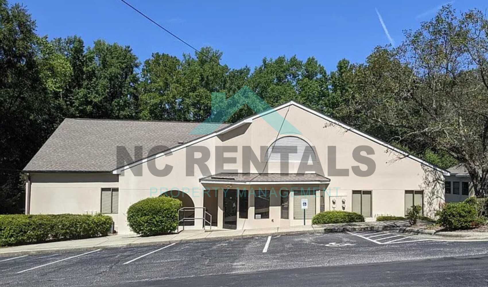 20 W Colony Pl, Durham, NC à louer Photo de l’immeuble– Image 1 sur 38