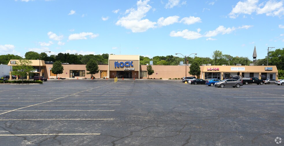 3800 E State St, Rockford, IL à louer - Photo de l’immeuble – Image 2 sur 8