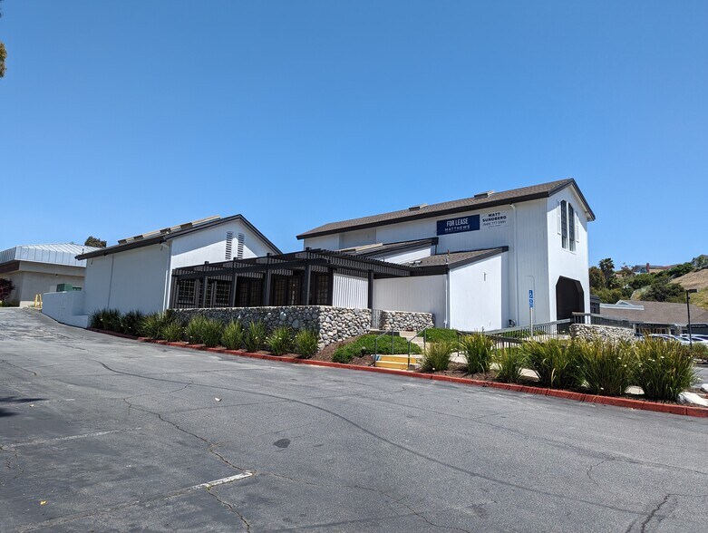 880 N Diamond Bar Blvd, Diamond Bar, CA à vendre - Photo de l’immeuble – Image 2 sur 13