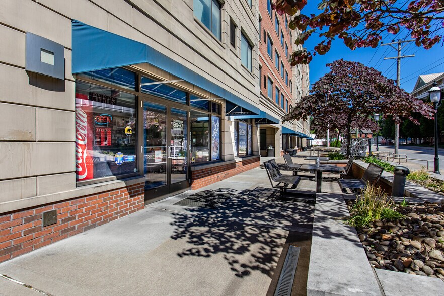333 Beechurst Ave, Morgantown, WV à louer - Photo de l’immeuble – Image 3 sur 9