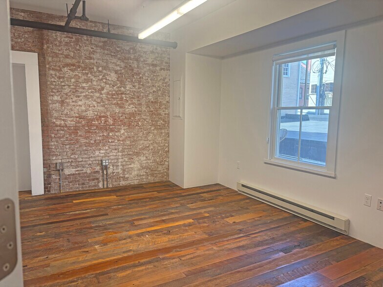 96 Penhallow St, Portsmouth, NH à louer - Photo intérieure – Image 2 sur 5