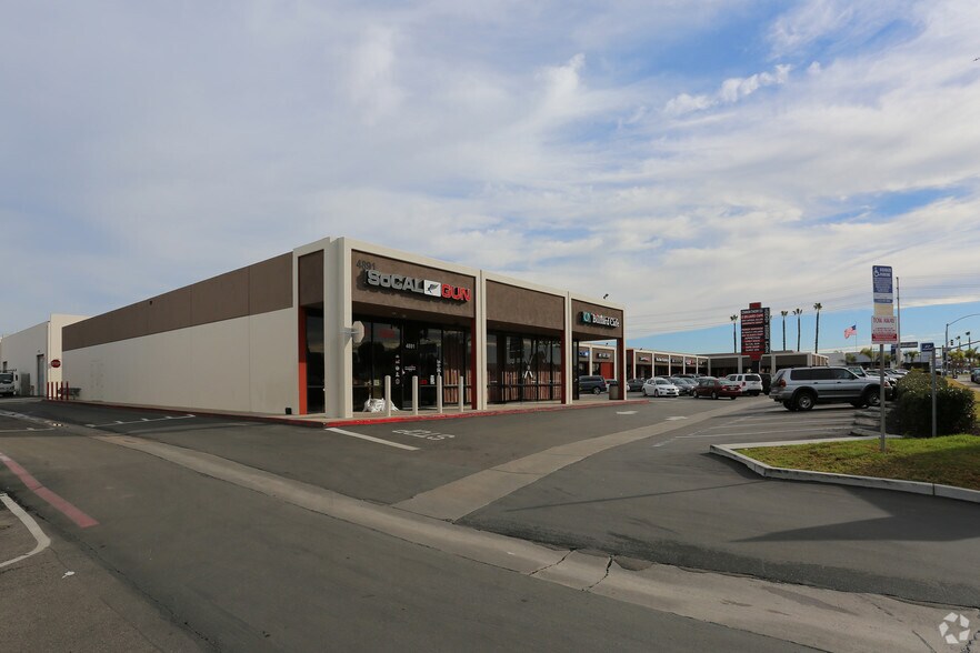 4805-4891 Convoy St, San Diego, CA à louer - Photo de l’immeuble – Image 3 sur 5