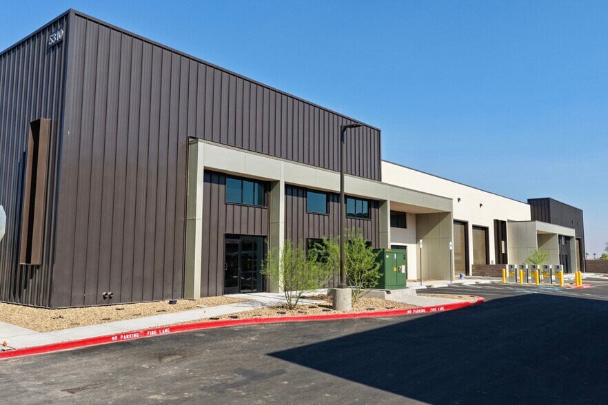 5168 W Sunset Rd, Las Vegas, NV à vendre - Photo de l’immeuble – Image 3 sur 4