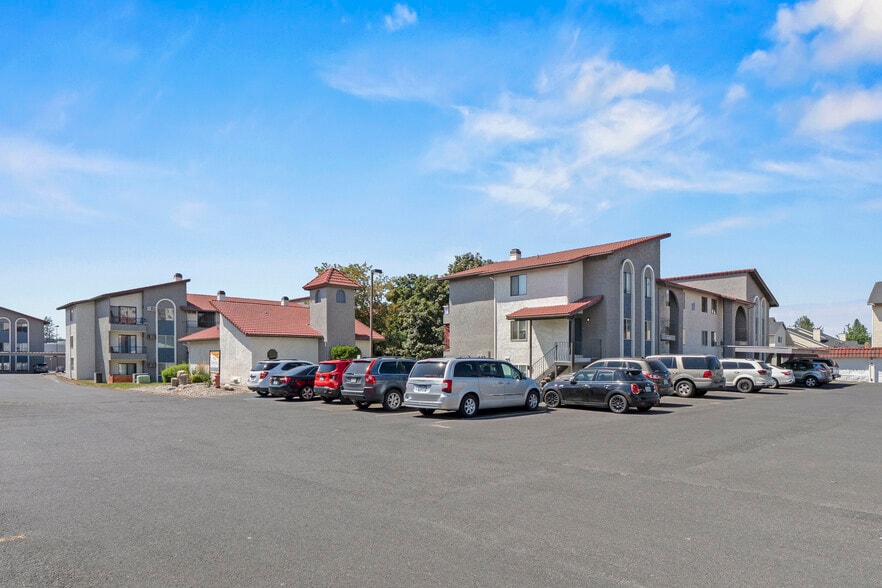 121-221 E Wedgewood, Spokane, WA à vendre - Photo de l’immeuble – Image 2 sur 48
