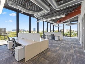 18600 MacArthur Blvd, Irvine, CA à louer Photo intérieure– Image 1 sur 7