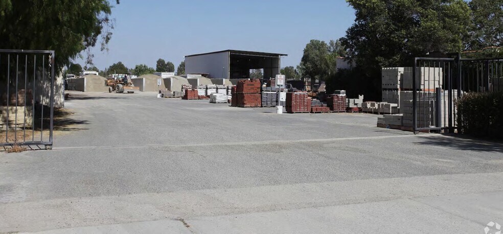 6090 Etiwanda Ave, Jurupa Valley, CA à vendre - Photo de l’immeuble – Image 1 sur 4