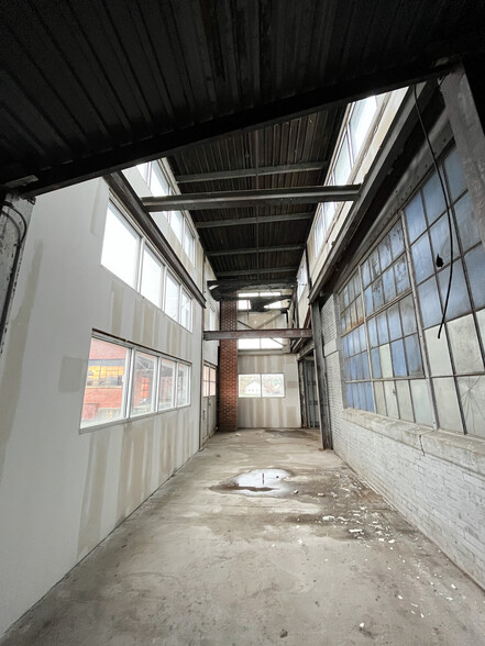 355 W Main St, Newark, OH à louer - Photo de l’immeuble – Image 2 sur 12