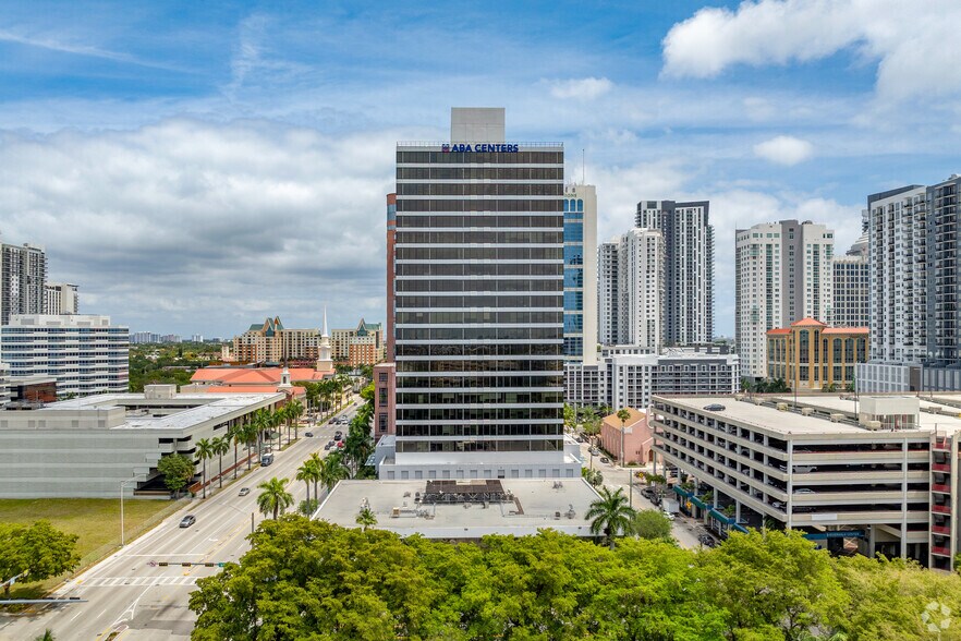 110 E broward Blvd, Fort Lauderdale, FL à louer - Photo de l’immeuble – Image 3 sur 10