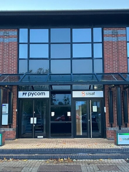 1-4 Huxley Rd, Guildford à louer - Photo de l’immeuble – Image 3 sur 7