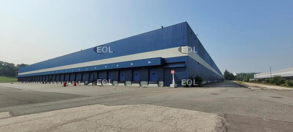 Industriel/Logistique dans Saint-Étienne à louer - Photo de l’immeuble – Image 2 sur 11