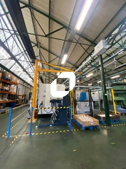 Local d’activités dans Bagnolet à louer - Photo de l’immeuble – Image 2 sur 10