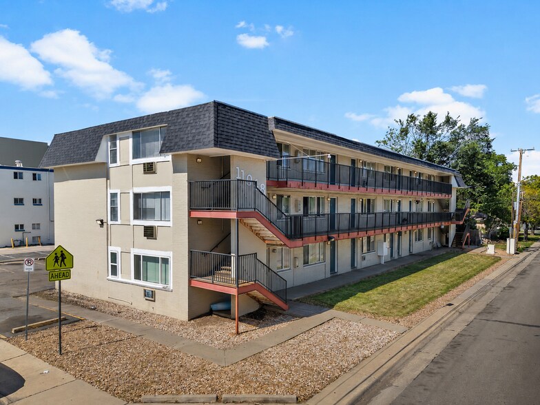 11948 E 17th Ave, Aurora, CO à vendre - Photo de l’immeuble – Image 1 sur 23