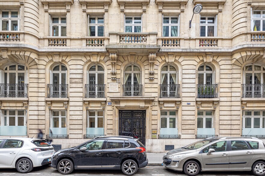 11 Rue De Madrid, Paris à louer - Photo de l’immeuble – Image 3 sur 6