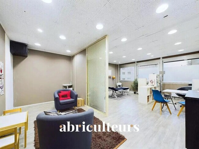 Plus de détails pour 55 Rue Du Grand Faubourg, Chartres - Bureau à vendre
