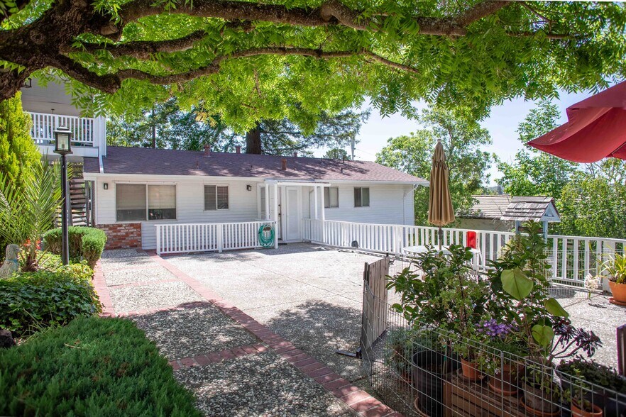 2044 Ascot Dr, Moraga, CA à vendre - Photo de l’immeuble – Image 3 sur 6