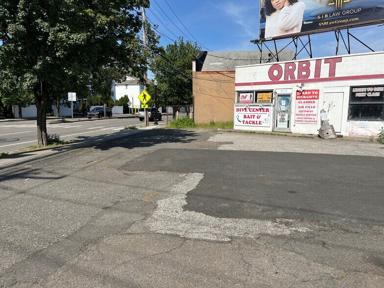 3267 Fairfield Ave, Bridgeport, CT à vendre - Photo de l’immeuble – Image 3 sur 3